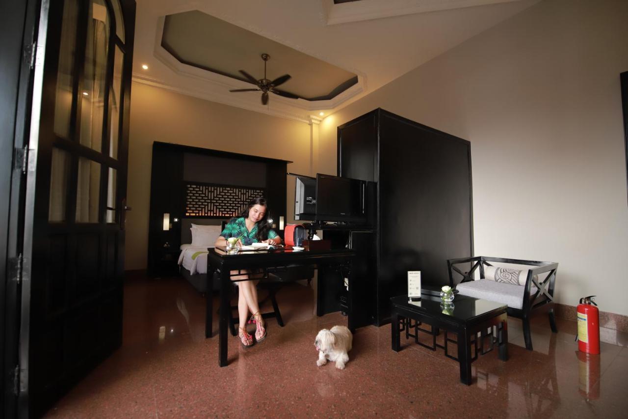 White Mansion 白色公馆 Hotel Phnom Penh Luaran gambar